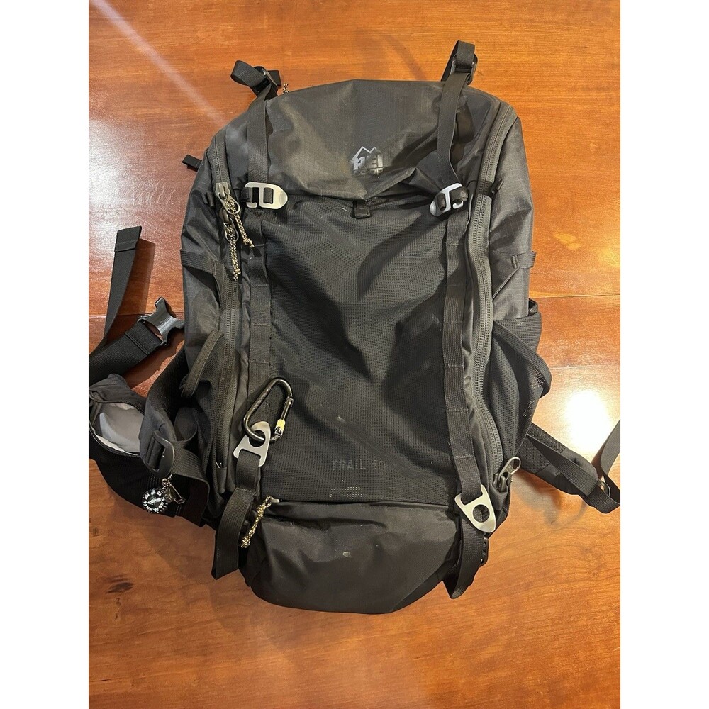 REI Co-op Trail 40 40L Hiking Backpack Size M Black Hydration Compatible
